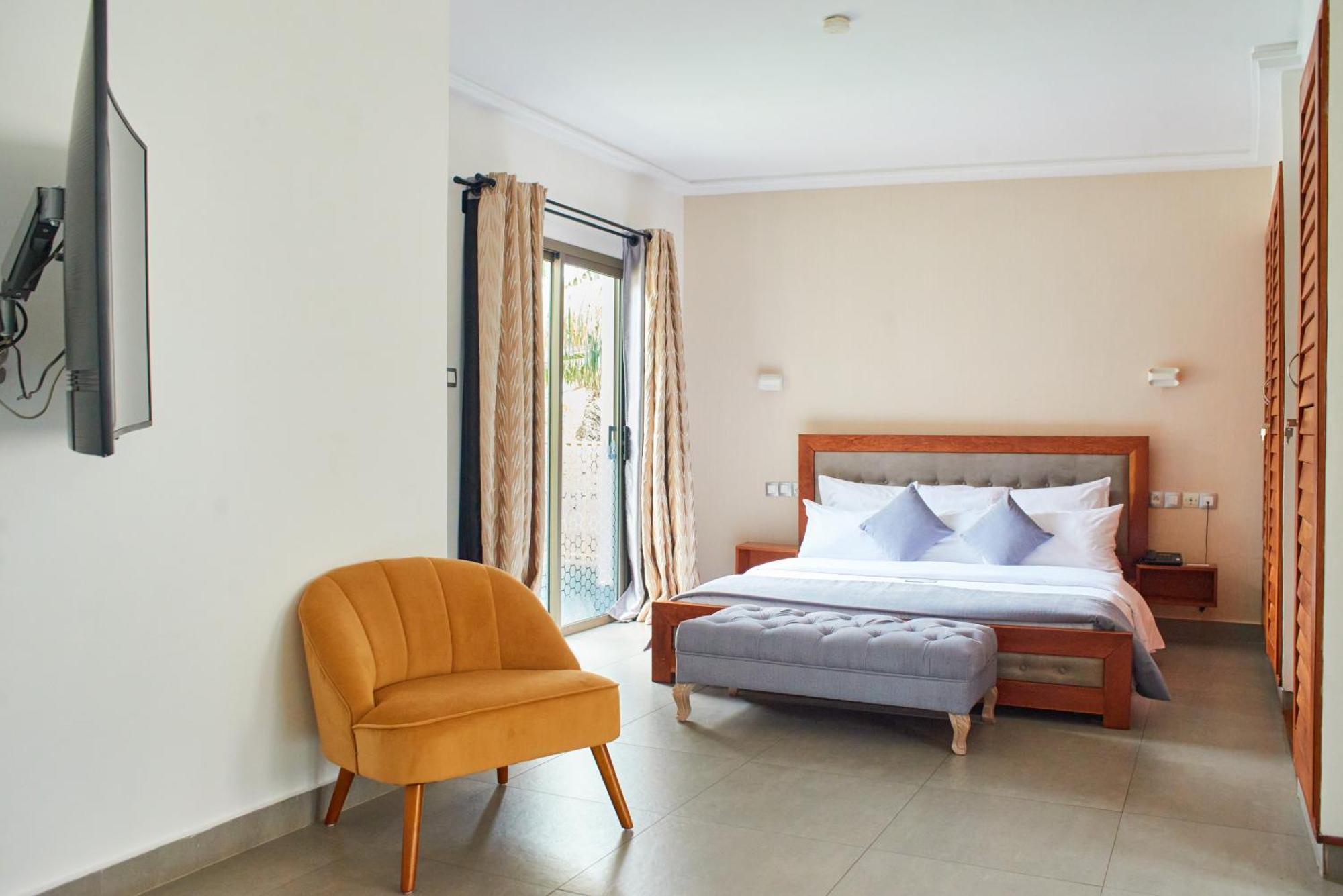 Le Kare Ebene Hotel Cotonou Exterior photo